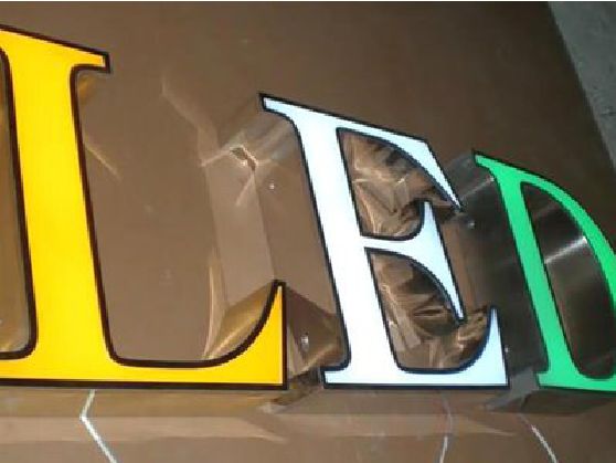 渝北区介绍LED招牌的基础知识。